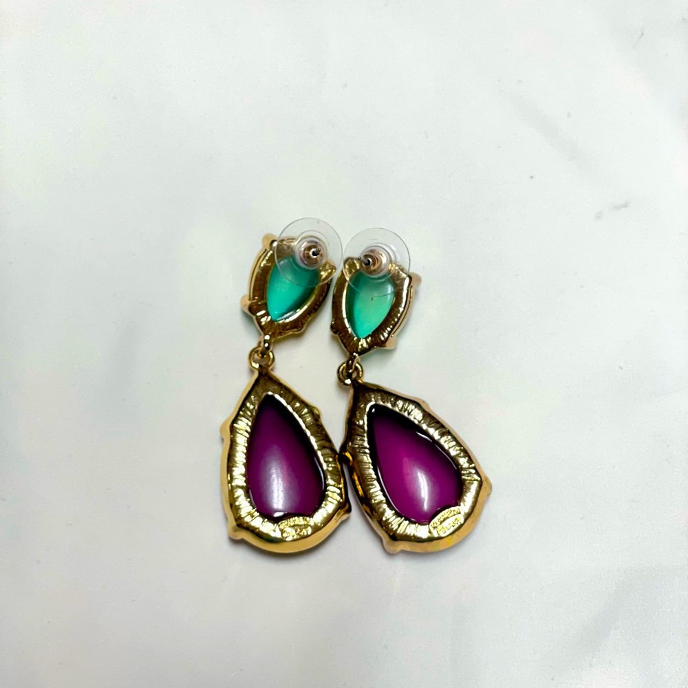 Earrings. - Picture 2 of 4